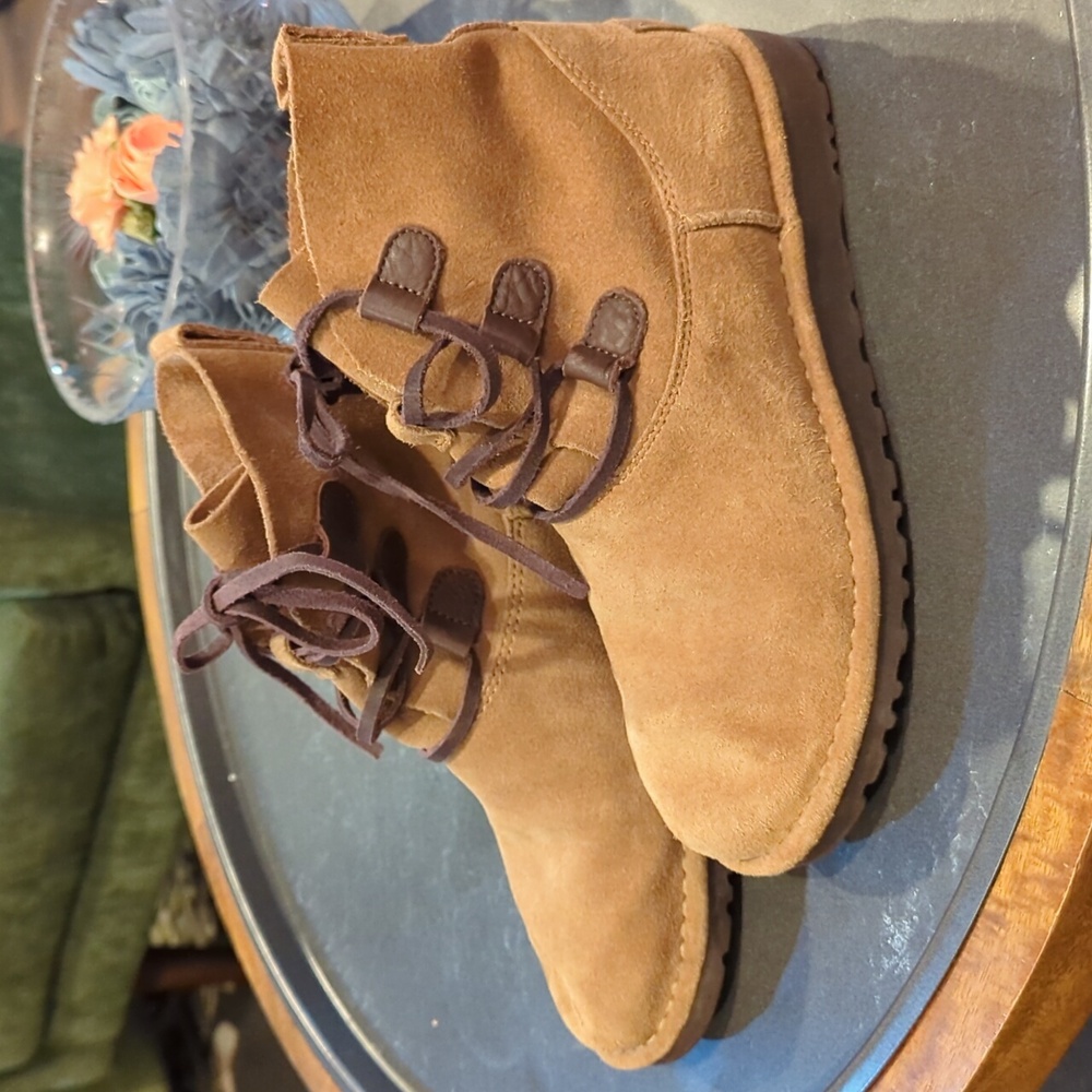 UGG lace up suede booties. Unlined. size 7